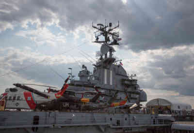 📷 The USS Intrepid (CV-11)
