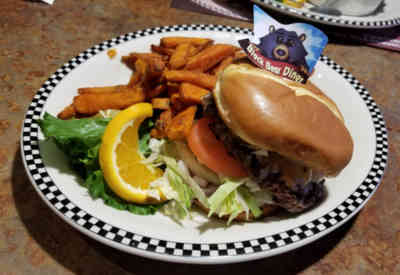 📷 black bear diner hamburger