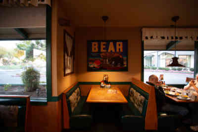📷 black bear diner