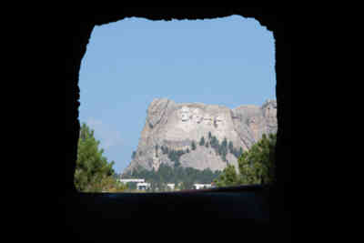 📷 Mount Rushmore Tunnel View