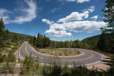 📷 Bear lake road curve