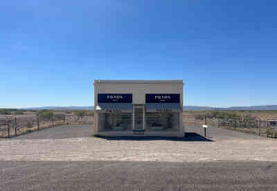 📷 Prada Marfa