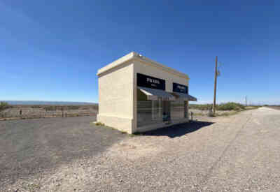 📷 Prada Marfa