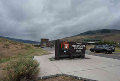 📷 Leaving Yellowstone National Park