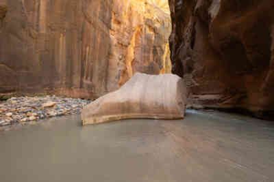📷 Floating Rock