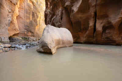 📷 Floating Rock